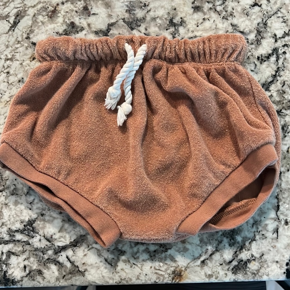 Quincy Mae terry cloth bubble shorts